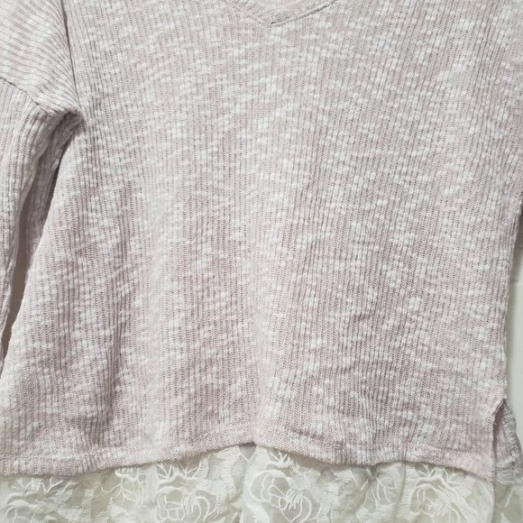 Jessica Simpson M ribbed vneck clouds floating by pattern scalloped lace trim - Picture 3 of 9